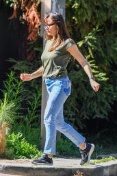 Jennifer Garner - Out in Santa Monica 03/31/2021