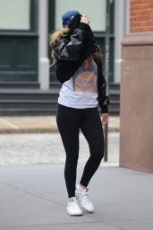 Jennifer Lawrence - Out in New York 04/18/2021