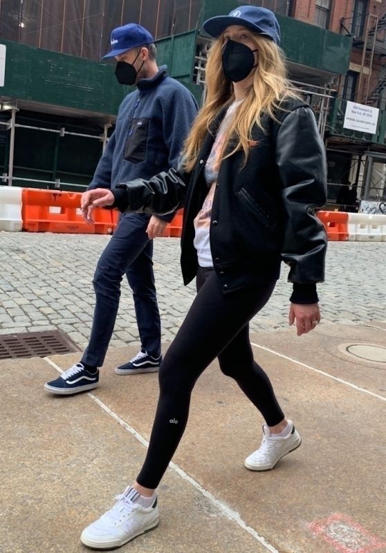 Jennifer Lawrence - Out in New York 04/18/2021