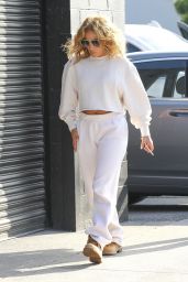 Jennifer Lopez in Comfy Outfit - Los Angeles 04/25/2021