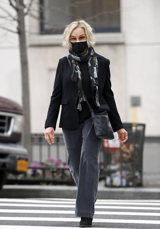 Jessica Lange - Madison Avenue in New York 03/31/2021
