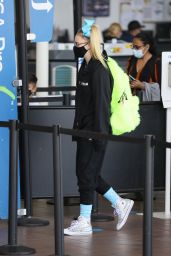 JoJo Siwa in Travel Outfit - Airport in Los Angeles 04/15/2021