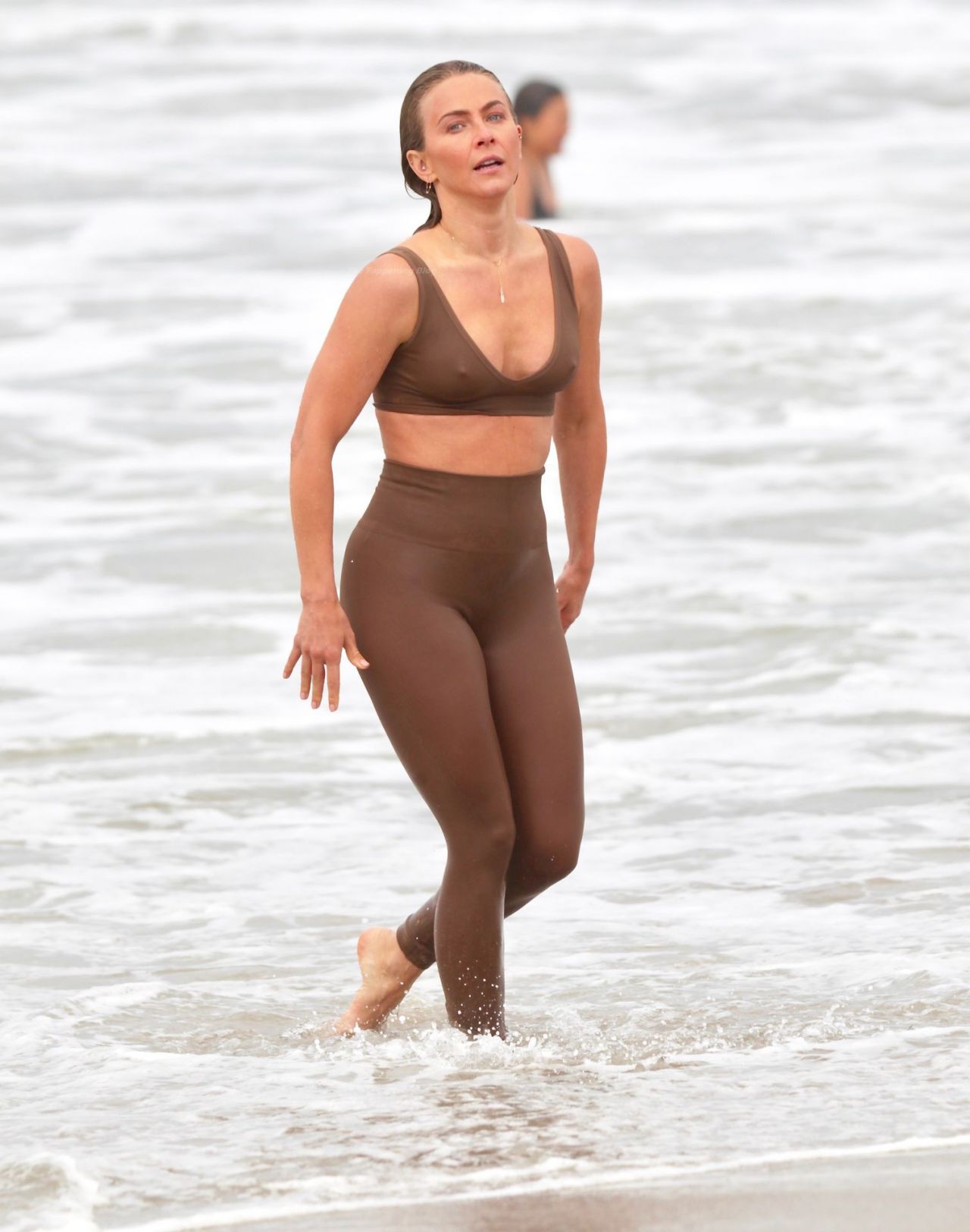 Julianne Hough in Sports Bra And Leggings at Venice Beach 04/24/2021.