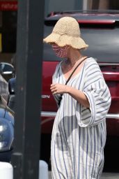 Katy Perry - Shopping in Montecito 04/17/2021