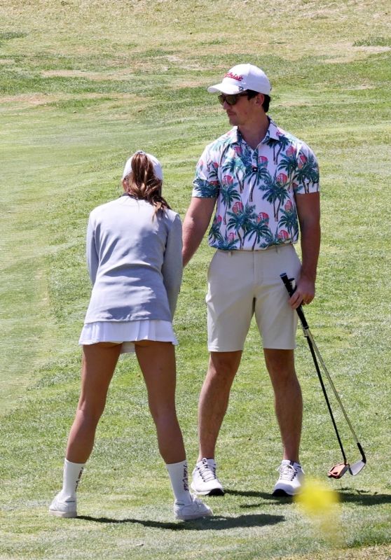 Keleigh Sperry - Plays a Round of Golf in Los Angeles 04/10/2021