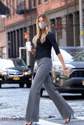 Kelly Bensimon - Grabs Coffee at Balthazar in NYC 04/08/2021