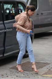 Kelly Brook in a Floral-Patterned Blouse and Denim Jeans 04/29/2021