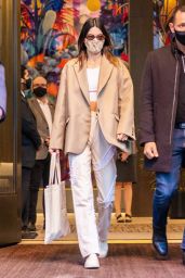 Kendall Jenner - Four Seasons Hotel in New York 04/26/2021