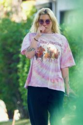Kesha - Out in West Hollywood 04/13/2021