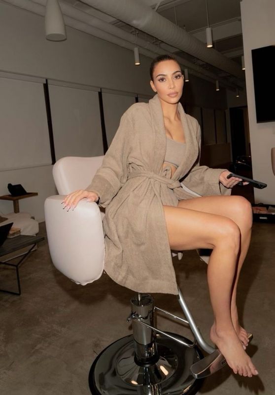 Kim Kardashian Outfit 03/29/2021