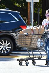 Lena Headey - Grocery Shopping at Gelson