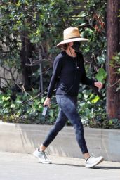 Lisa Rinna - Out in Los Angeles 04/12/2021