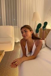 Madison Beer - Live Stream Video and Photos 04/25/2021