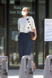 Maria Sharapova - Shopping in Los Angeles 03/31/2021