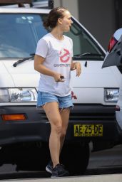 Natalie Portman - Running Errands in Sydney 04/01/2021