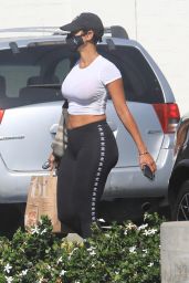 Nicole Murphy at Bristol Farms in West Hollywood 04/08/2021