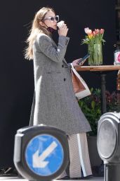 Olivia Wilde at a Marylebone Patisserie in Central London 04/22/2021