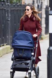 Pippa Middleton - Walking With Newborn Baby 04/13/2021