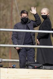 Pom Klementieff, Hayley Atwell and Tom Cruise Filming "Mission Impossible 7" in North Yorkshire 04/23/2021