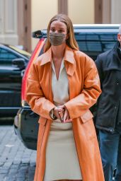 Rosie Huntington-Whiteley Looking Stylish in NYC 04/14/2021