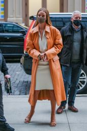 Rosie Huntington-Whiteley Looking Stylish in NYC 04/14/2021