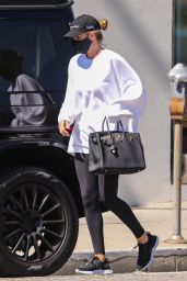 Rosie Huntington-Whiteley - Out in Los Angeles 04/26/2021