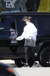 Rosie Huntington-Whiteley - Out in Los Angeles 04/26/2021