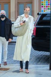 Rosie Huntington-Whiteley Wears Fashionable Trench Coat in New York 04/13/2021