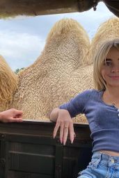 Sabrina Carpenter 04/27/2021