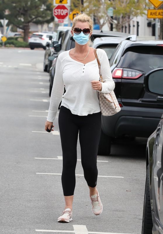 Sandra Lee - Out in Brentwood 04/21/2021