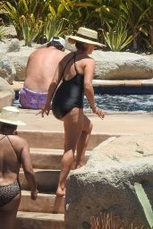 Sarah Michelle Gellar in a Swimsuit - Cabo San Lucas 04/22/2021