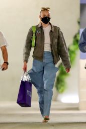 Sophie Turner - Shopping in LA 04/21/2021