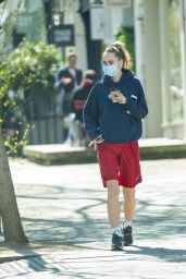 Suki Waterhouse - Running Errands in Notting Hill 04/19/2021 • CelebMafia