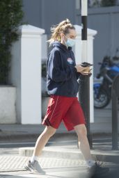 Suki Waterhouse - Running Errands in Notting Hill 04/19/2021 • CelebMafia