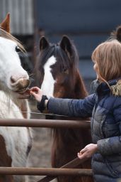 Summer Monteys-Fullam - Feeding Her Horses 04/05/2021 • CelebMafia