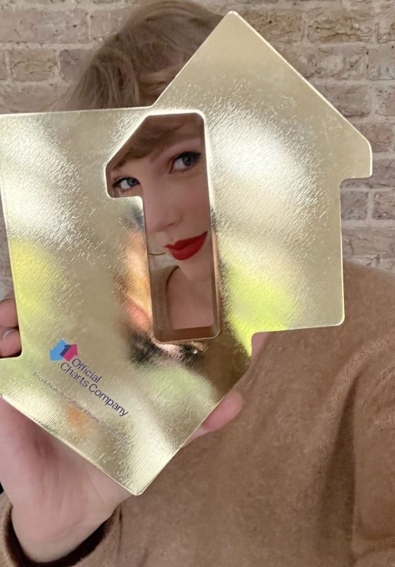 Taylor Swift - Official Charts Company April 2021