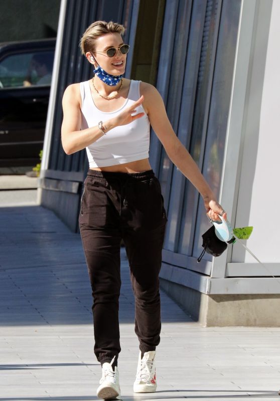 Wallis Day - Out in Vancouver 04/18/2021