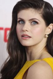 Alexandra Daddario - Live Stream Video and Photos 05/11/2021 • CelebMafia