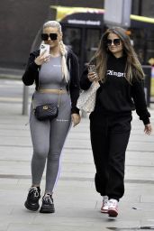 Apollonia Llewellyn - Shopping in Manchester City Centre 05/12/2021
