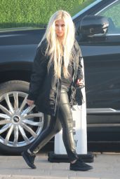 Avril Lavigne - Out in Malibu 05/03/2021
