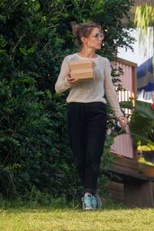 Elsa Pataky - Heads Out for Lunch in Byron Bay 05/25/2021