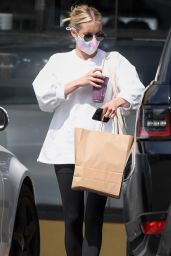 Emma Roberts - Out in LA 05/11/2021