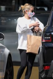 Emma Roberts - Out in LA 05/11/2021