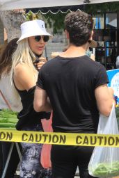 Emma Slater - Shopping at the Farmers Market in Los Angeles 05/02/2021