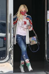 Gwen Stefani at XIV Karats Ltd Store in Beverly Hills 05/12/2021