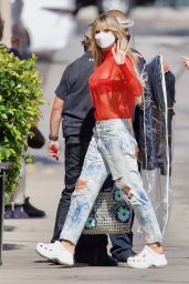 Heidi Klum in Ripped Jeans - Arrives to a Photoshoot in LA 05/12/2021
