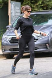 Jennifer Garner Booty in Tights - Brentwood 05/09/2021