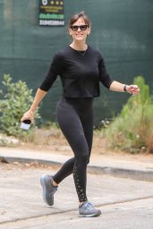 Jennifer Garner Booty in Tights - Brentwood 05/09/2021