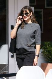 Jennifer Garner in Casual Outfit - Los Angeles 05/05/2021
