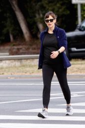 Jennifer Garner - Out in Brentwood 05/03/2021